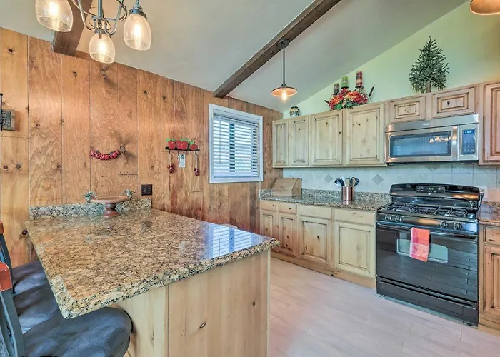 Townhome - Walk To Country Club & Pools! Ferienhaus *