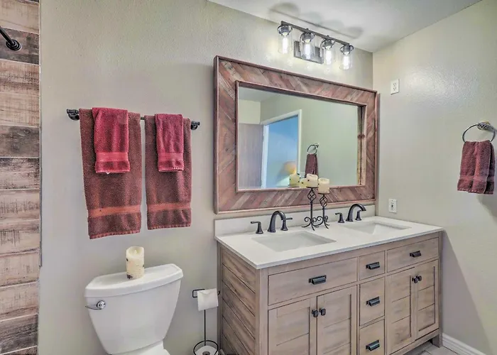 Townhome - Walk To Country Club & Pools! Flagstaff