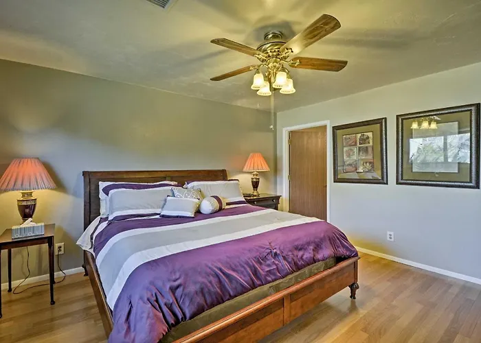 Townhome - Walk To Country Club & Pools! * Flagstaff