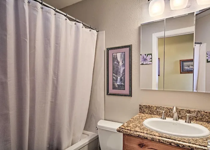 Townhome - Walk To Country Club & Pools! * Flagstaff