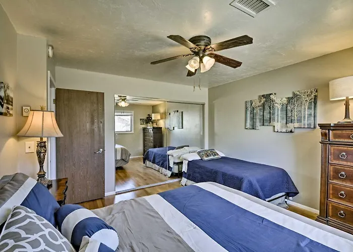 Townhome - Walk To Country Club & Pools! Flagstaff